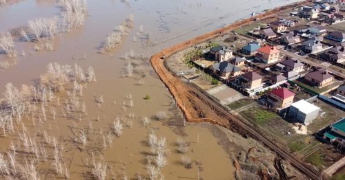 Jahrhundertflut in Russland: 18.000 Häuser unter Wasser