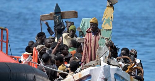 Warum Spanien jedes Jahr Hunderttausende Migranten legalisieren will
