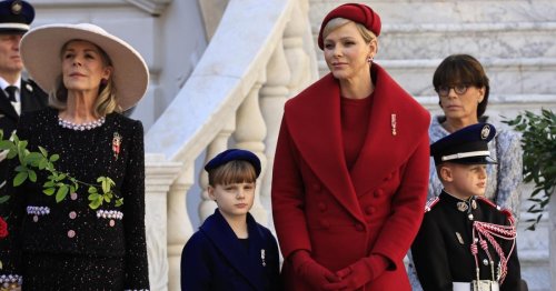 Fürstin Charlène und Caroline von Monaco in Trauer vereint