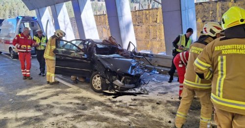 Tirol: Pkw-Lenker krachte in Tunnel auf Arlberg-Schnellstraße in Sattelzug