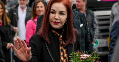 Priscilla Presley spricht über ihre Zeit mit Elvis und den Tod von Richard Lugner