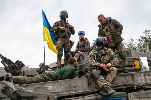 US to back Ukraine's right to maintain sufficient army in talks with Russia, Bloomberg reports