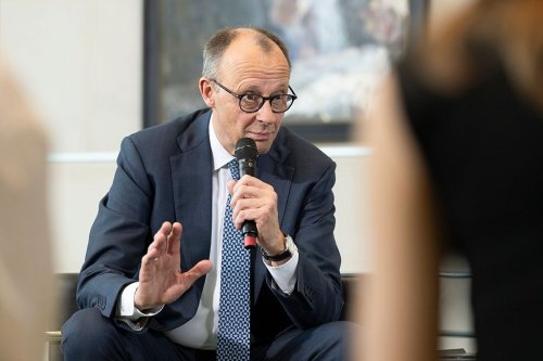 Ukraine war latest: German chancellor suggests Ukraine may cede territory to secure peace, EU path | Flipboard
