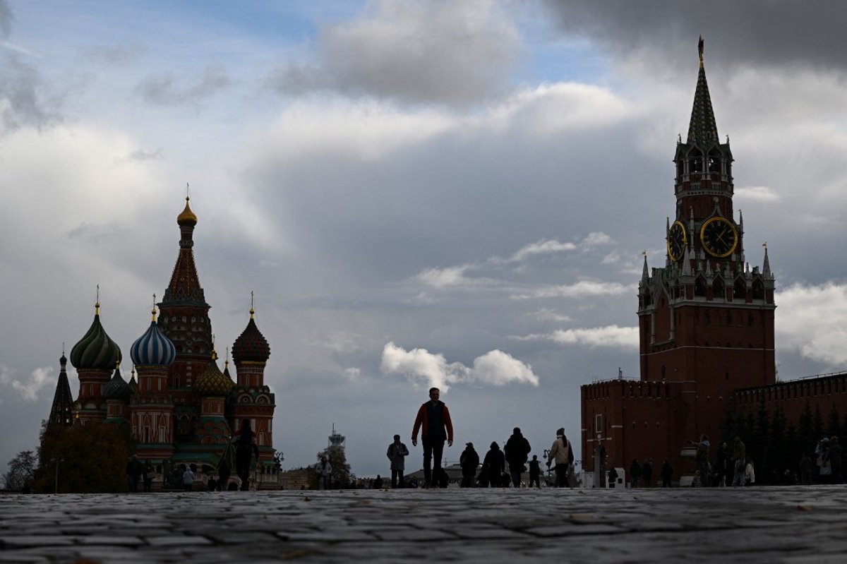 Russia Pressures Moldovans to Sign Military Contracts at Border