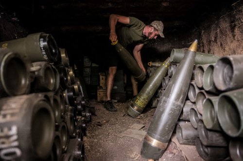Good News for Ukrainian Artillery Gunners: More Cannon, More Shells