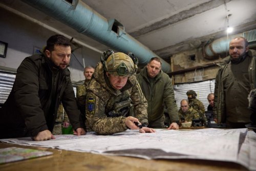 Zelensky Visits Eastern Front as Russia Ramps Up Attacks
