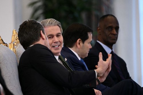 Tariffs, Ukraine War Dominate G7 Finance Talks in Canada