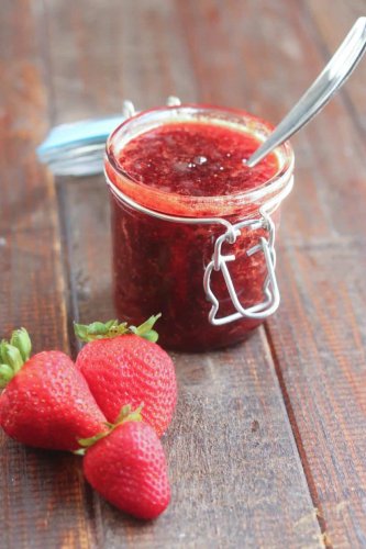 Small Batch Strawberry Jam (no pectin required)