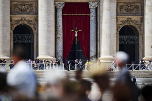 Trump, Macron mais pas Poutine : qui sont les chefs d’État attendus aux obsèques du pape