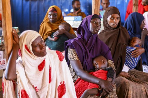 Somalie : la famine pourrait tuer un demi million d’enfants, alerte l’ONG Care