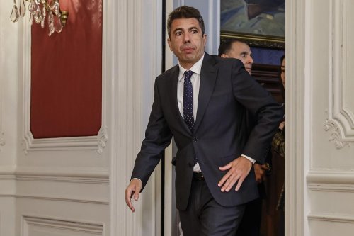 Espagne : mis en cause dans les inondations meurtrières, le président de la région de Valence s’accroche