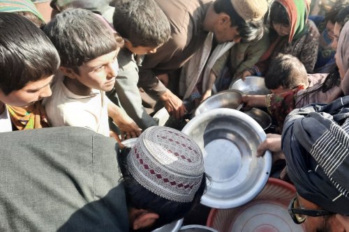 Afghanistan : l’aide humanitaire au défi des sanctions économiques