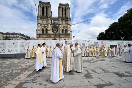 Au pied de Notre-Dame, Mgr Laurent Ulrich installé comme archevêque de Paris