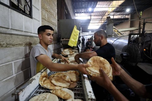 Conflit au Proche-Orient, jour 595 : frappes meurtrières, l’OMS appelle à avoir « pitié » de Gaza