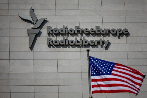 Après le lâchage de Donald Trump, la Commission européenne vole au secours de Radio Free Europe