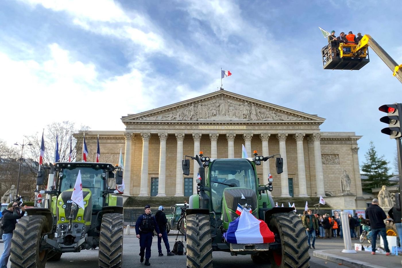 Colère agricole : les tracteurs de la FNSEA quittent la capitale