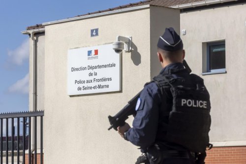 Immigration : une proposition de loi veut pousser vers la sortie les associations intervenant en centres de rétention