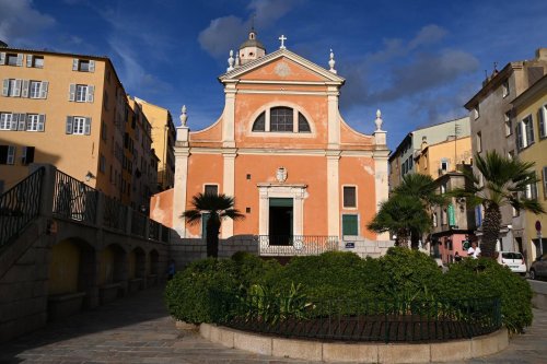 Corse : un diacre en garde à vue, soupçonné de tenir « une maison de retraite » illégale