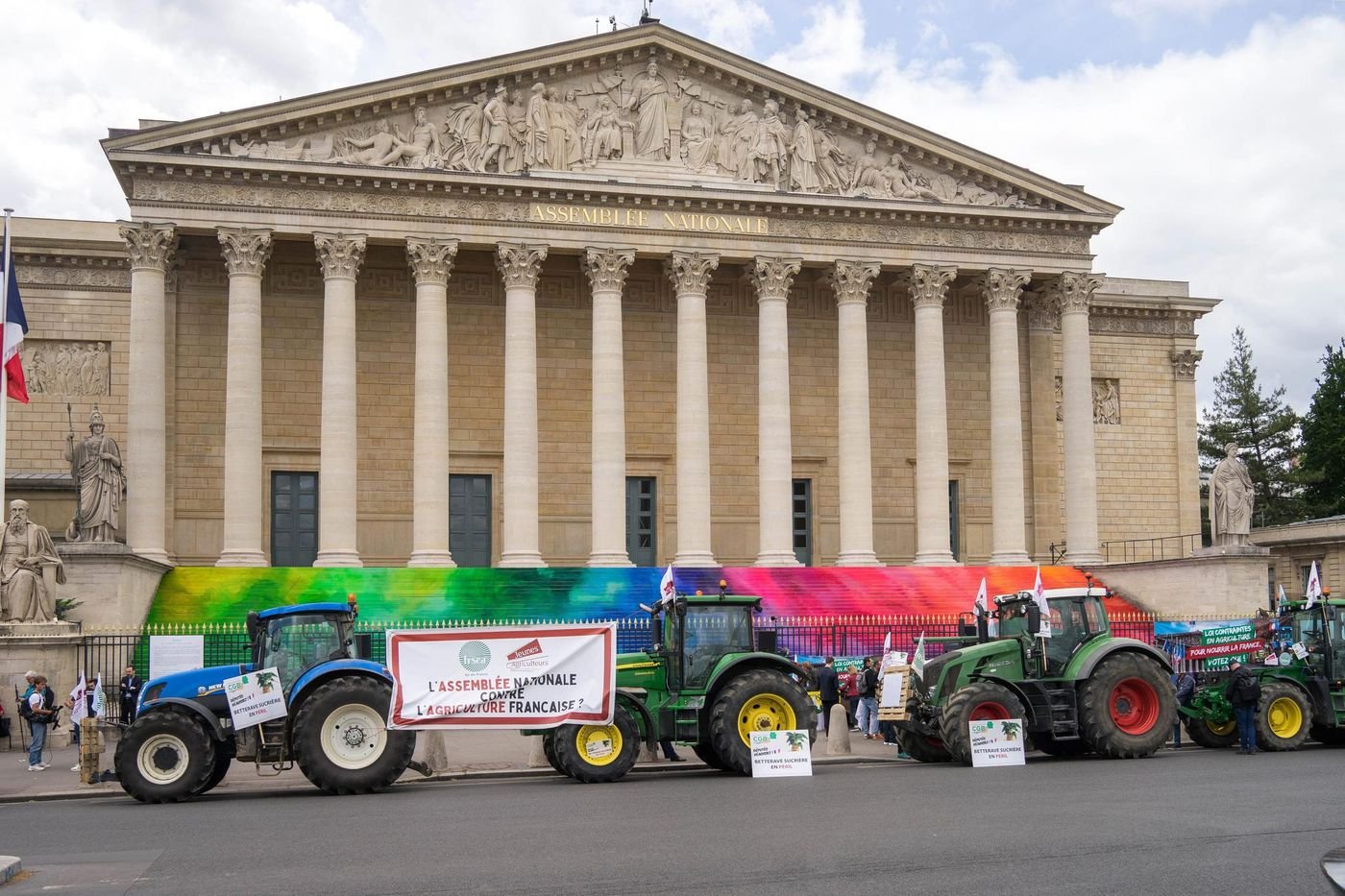 Loi agricole Duplomb : LFI et écologistes déposent une motion de censure