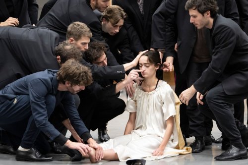 À l’Opéra Garnier, une nouvelle vie pour « Kontakthof » de Pina Bausch