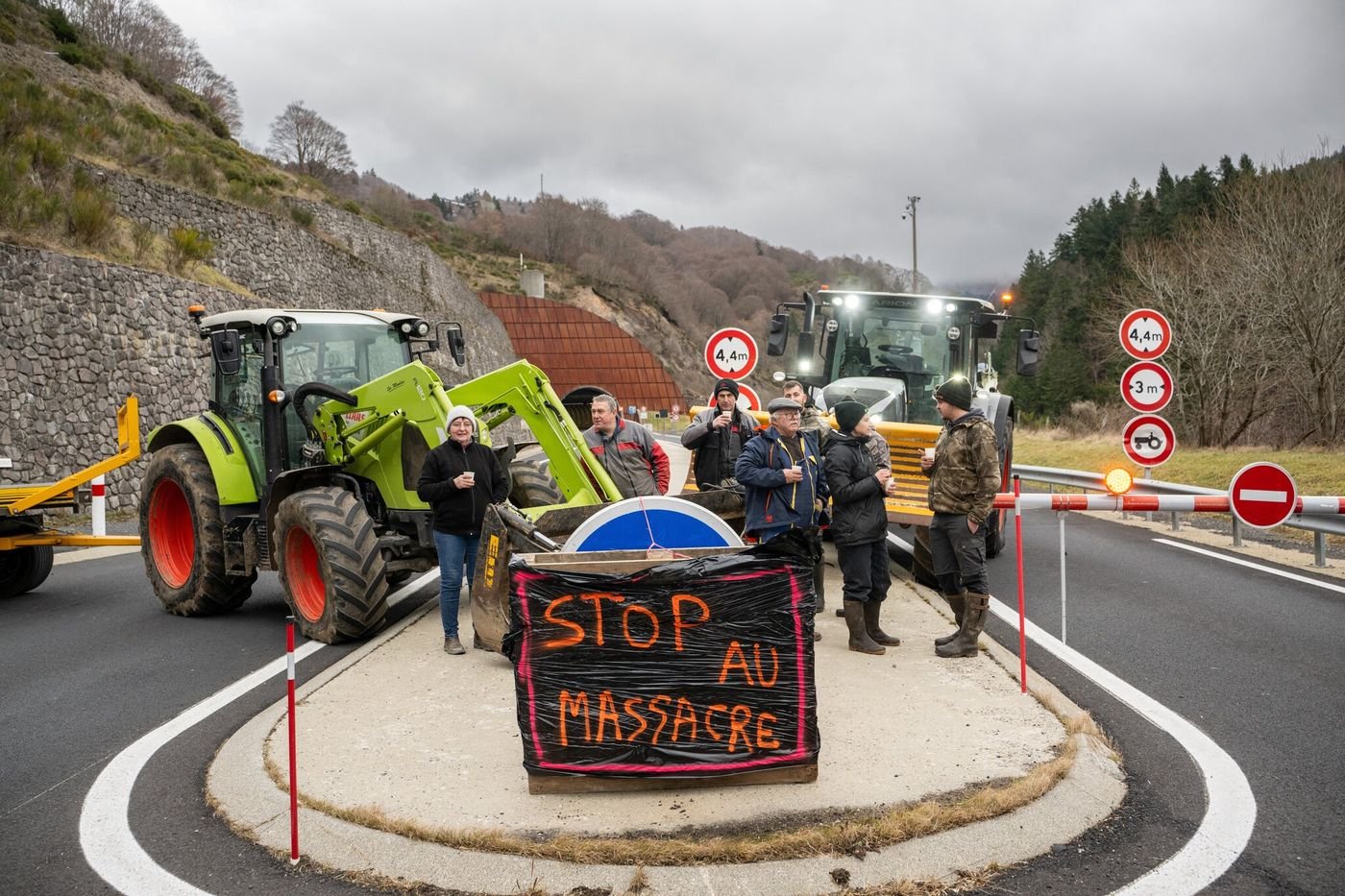 DIRECT. Dermatose bovine : réunion à Matignon ; la mobilisation des éleveurs continue