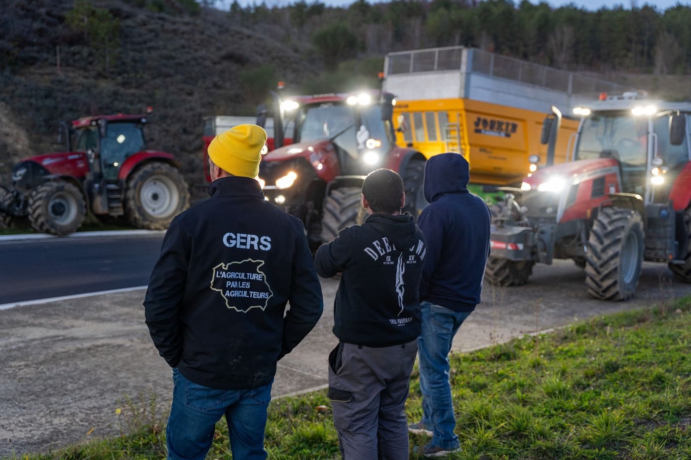 Dermatose nodulaire bovine : une dizaine de blocages d’agriculteurs en cours dans le Sud-Ouest