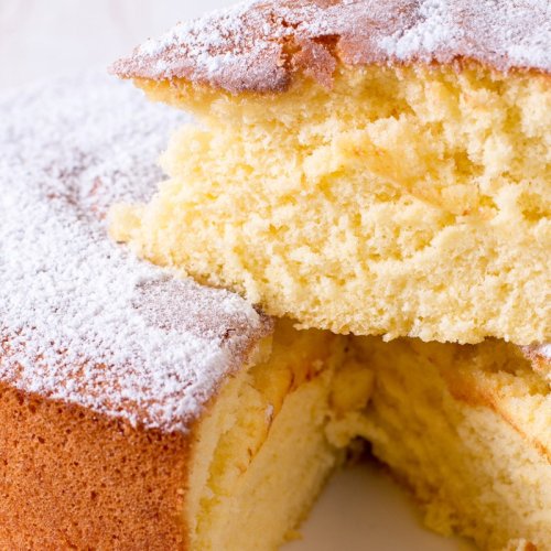 7 Rules for Making a Soft and Fluffy Cake