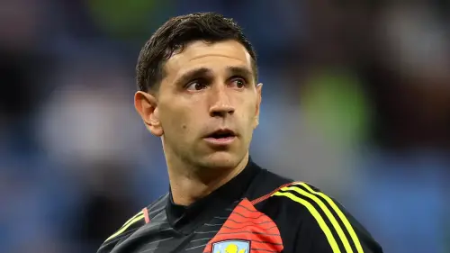 Emi Martinez 'receives shock offer' from Premier League club in summer transfer no-one thought was possible