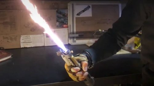 YouTuber Wins Guinness World Record For Inventing First Working Retractable Lightsaber