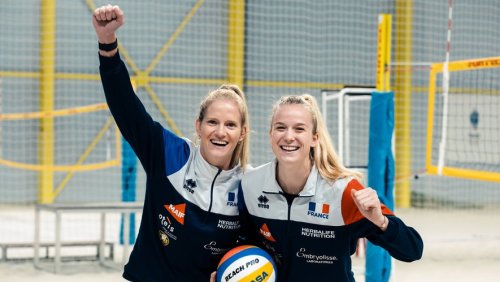 JO de Paris 2024 : "Nous ne jouerons pas nues…" Le coup de gueule des beach-volleyeuses Alexia Richard et Lézana Placette pour trouver un équipementier
