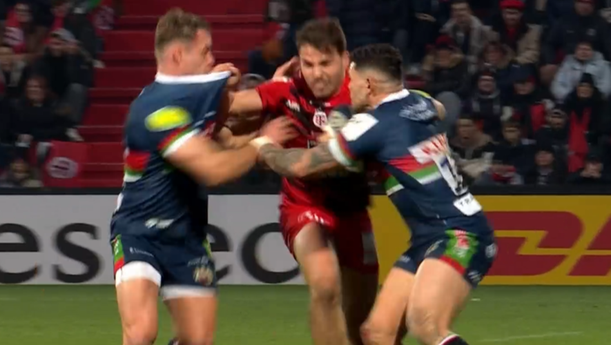 VIDEO. Antoine Dupont : "le joueur ultime", "un grand malade"… L’incroyable action du joueur star face à deux adversaires de Leicester