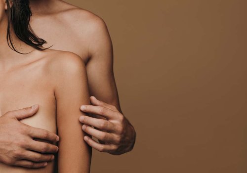 5 techniques jouissives pour utiliser ses seins pendant l’amour