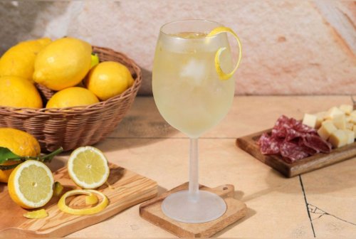 Limoncello Spritz : voici le cocktail officiel de l’été 2023 et il va vous faire voyager en Italie