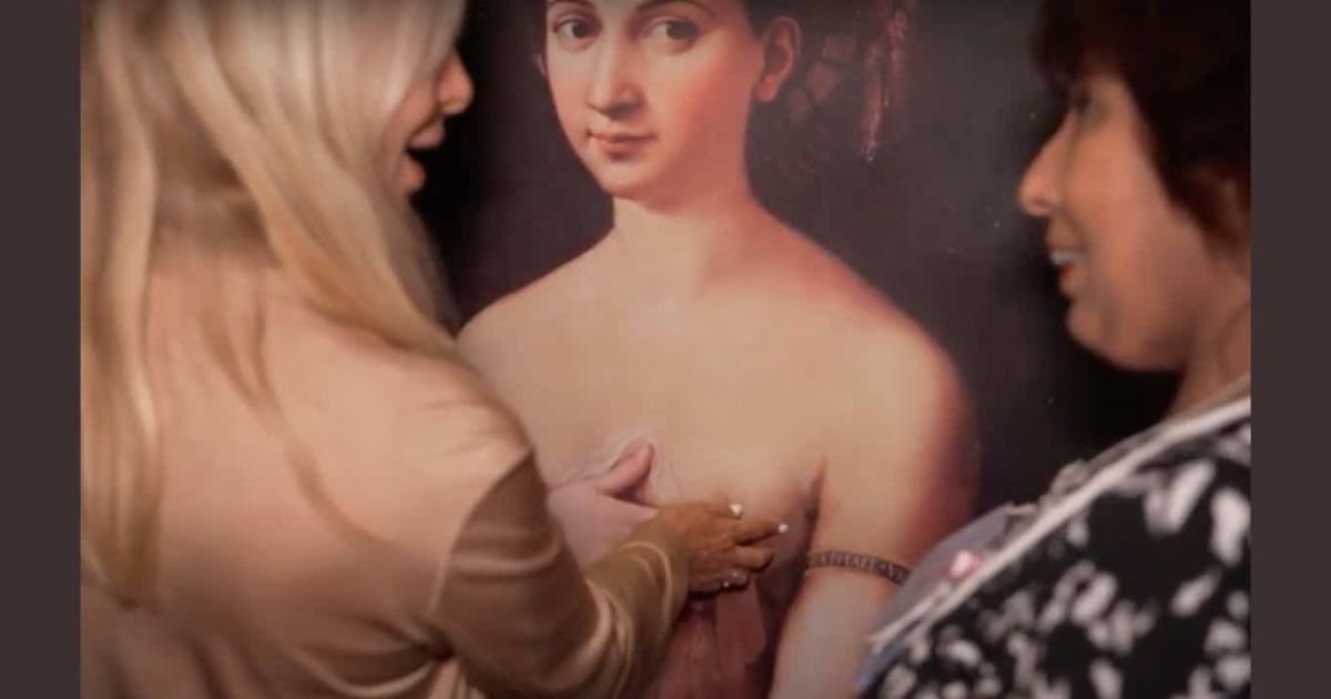 Pour sensibiliser au cancer du sein, un musée argentin initie à l'autopalpation via des tableaux