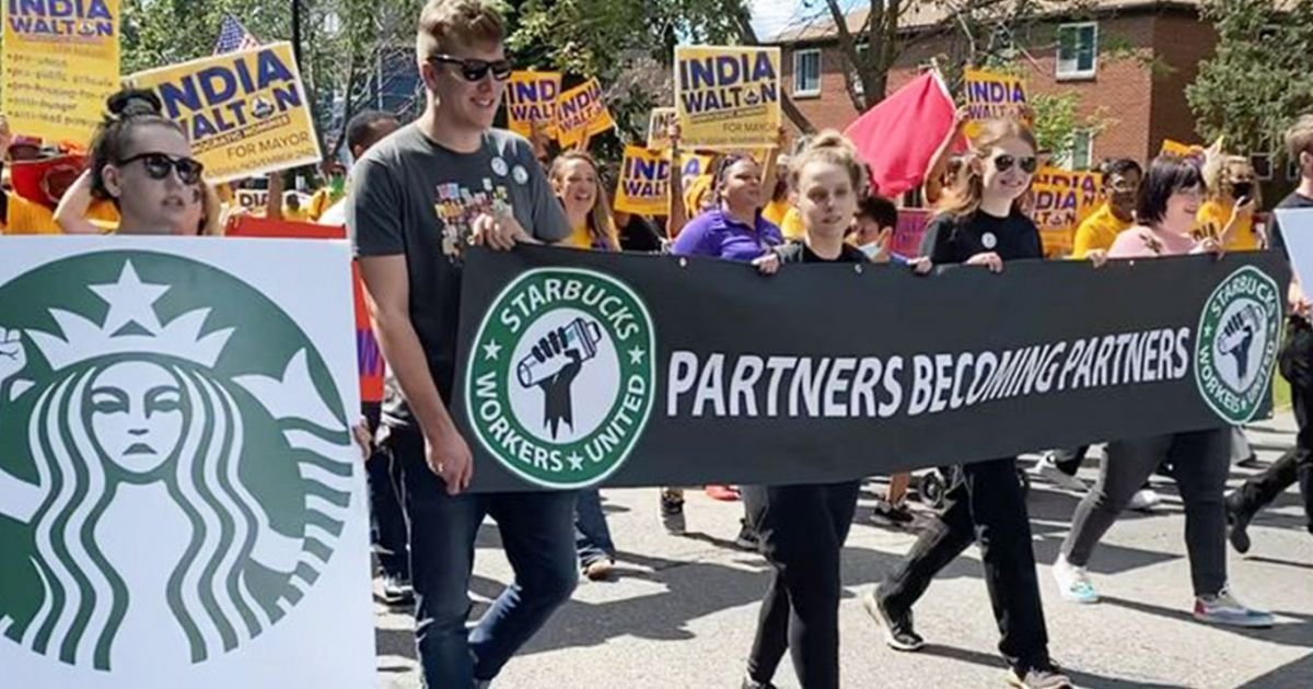 Starbucks accusé de faire campagne contre les syndicats avec de faux tweets
