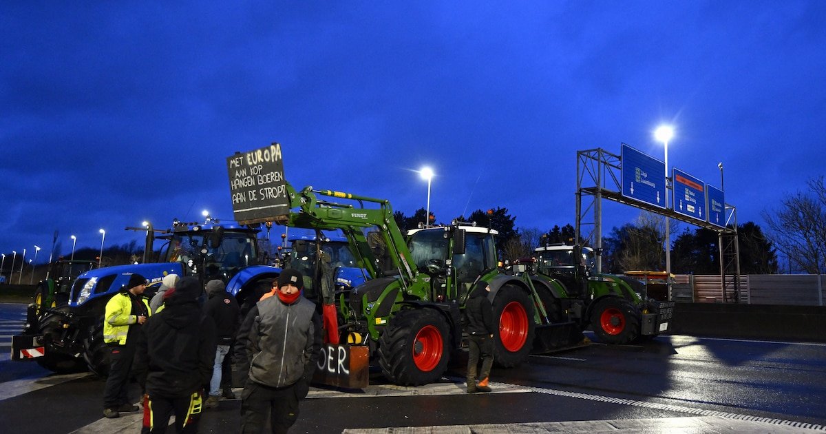 Grogne du monde agricole: les blocages autoroutiers levés en province de Liège, des perturbations sur d&rsquo;autres axes