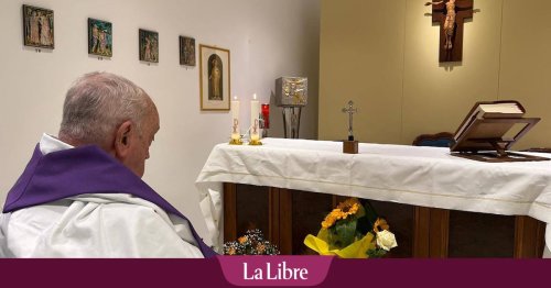 "Nos corps sont affaiblis": le Vatican publie la première photo du pape François depuis son hospitalisation