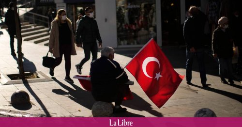 Un tiers des électeurs turcs restent fidèles au président Erdogan: "Il a changé ma vie"