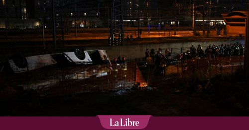 "Le rail de sécurité ressemble à une simple balustrade": polémique en Italie après l'accident de bus mortel à Venise