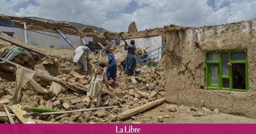 Séisme en Afghanistan: les survivants, sans abri, nourriture ou eau, attendent l'aide avec anxiété