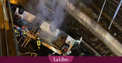 Accident de bus à Venise: une vidéo montre le moment où le véhicule tombe du pont (VIDEO)