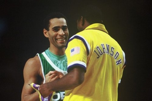 La belle histoire - Limoges CSP - Los Angeles Lakers, un match de basket Magic à Paris