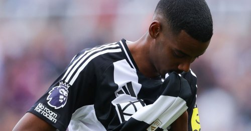 'Unknown' - Newcastle United issue scary Alexander Isak update as Howe asked about star's future