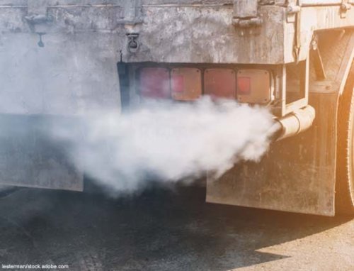 Senators urge EPA to move quickly on strict truck emission standards