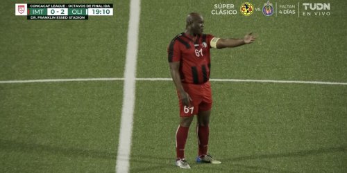 Le vice-président du Suriname, 60 ans, soupçonné de corruption après avoir joué un match de foot professionnel