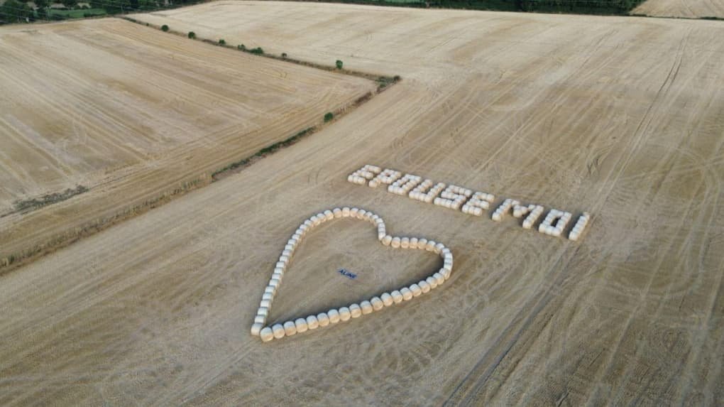 « Depuis le temps qu’elle attendait, elle n’y croyait plus », la demande en mariage insolite d’un agriculteur des Deux-Sèvres
