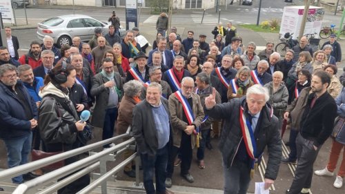 Vienne : 140 manifestants mobilisés à Châtellerault pour faire revenir la SNCF à la raison