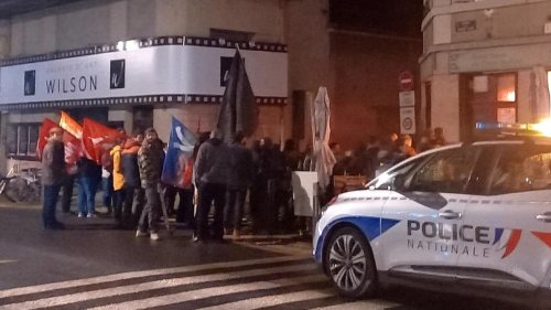 Blois : la députée exfiltrée par les forces de l'ordre lors d'une réunion publique