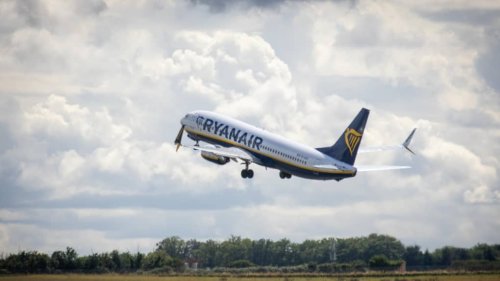 Ryanair va « réduire » ses opérations en France, mais ne fermera finalement pas dix dessertes