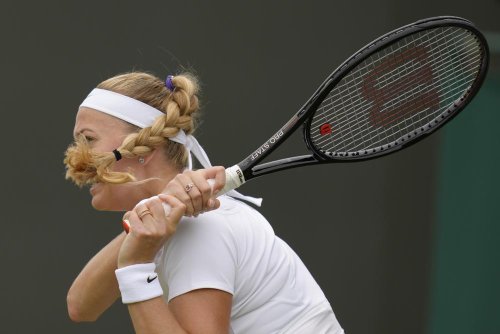 Kvitova feels the nerves, but reaches 3rd round at Wimbledon